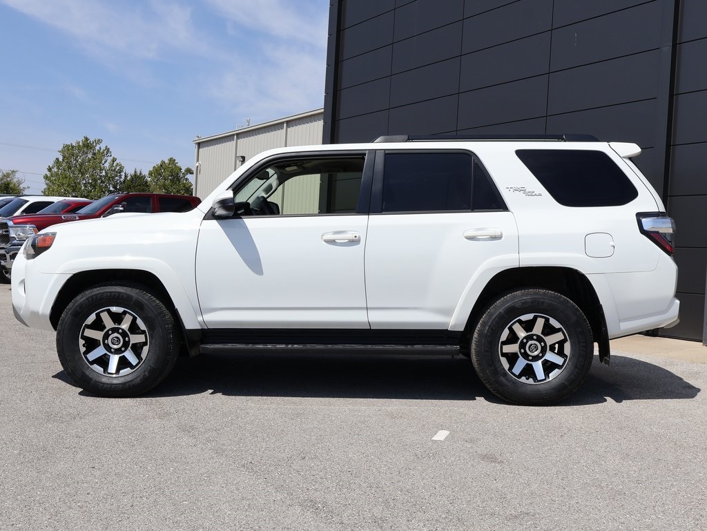 2024 Toyota 4Runner TRD Off-Road photo 2