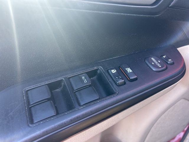 2013 Toyota Camry LE photo 12
