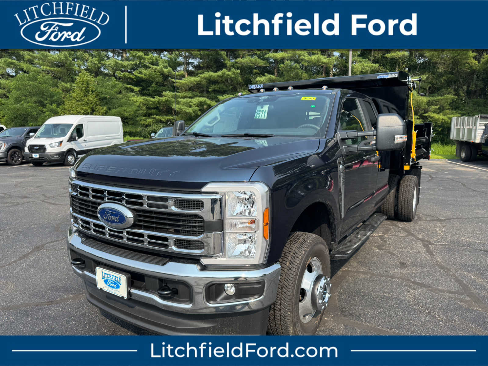 2025 Ford F-350 Super Duty Chassis Cab XL's photo