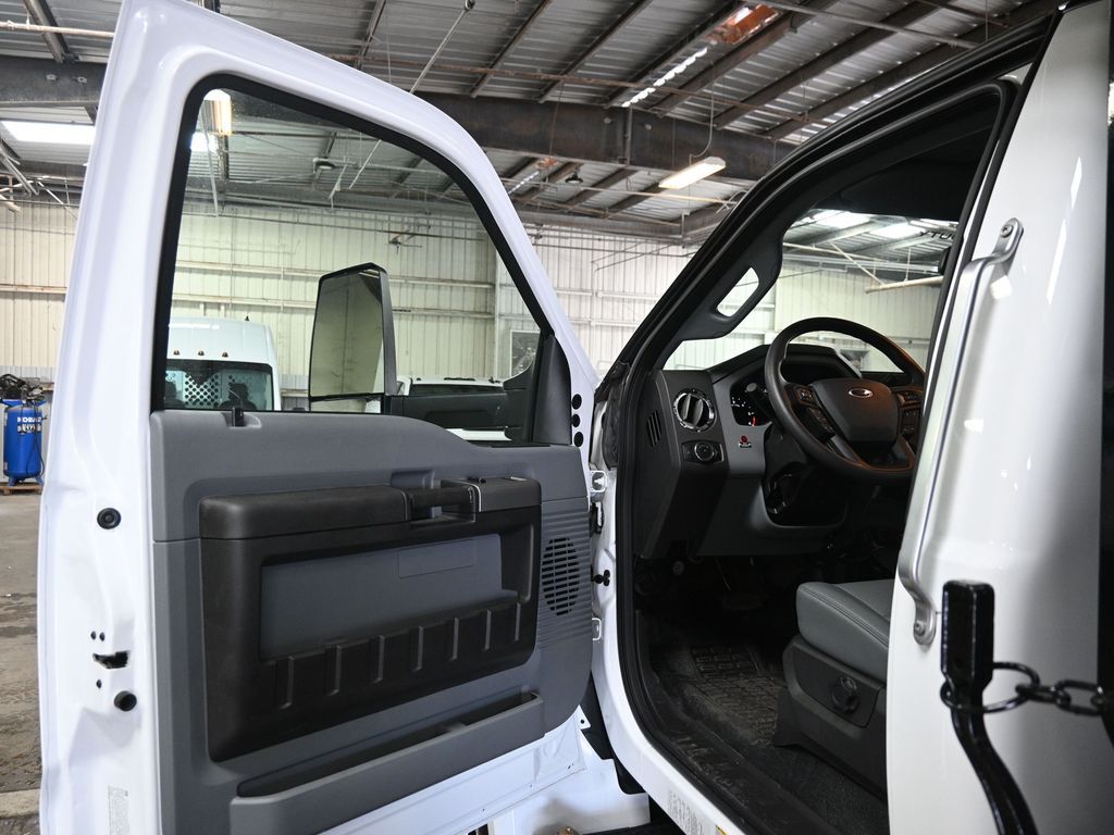 2025 Ford F-650 Base photo 7