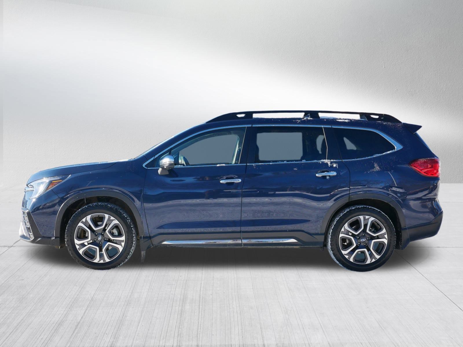 2023 Subaru Ascent Touring photo 4