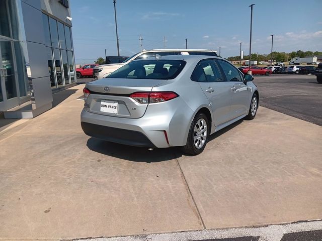 2024 Toyota Corolla LE photo 2