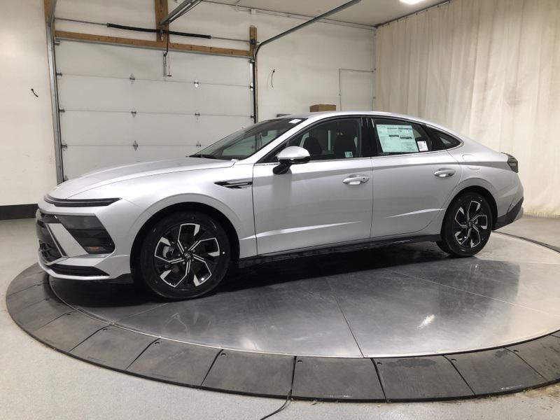 2025 Hyundai Sonata SEL photo 4