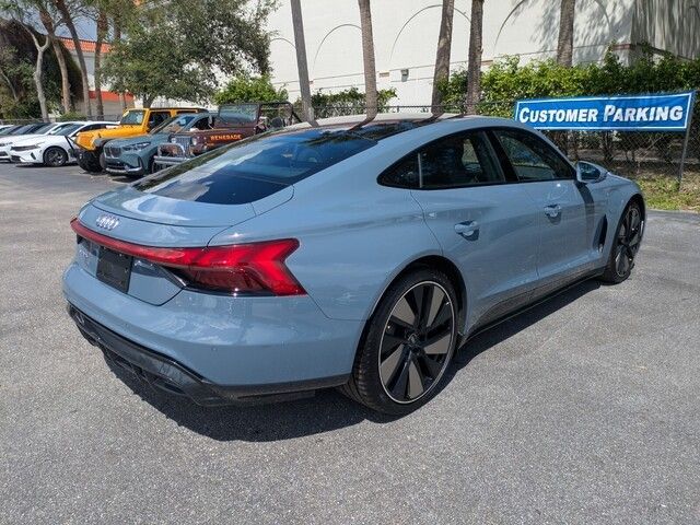 2023 Audi e-tron GT Premium Plus photo 6
