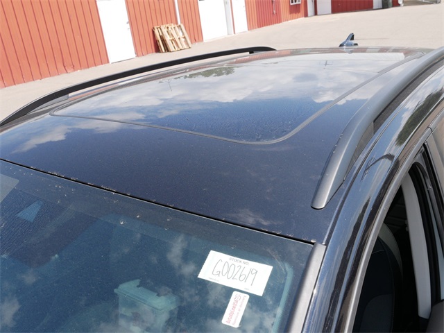 2025 Volkswagen Taos SE photo 3