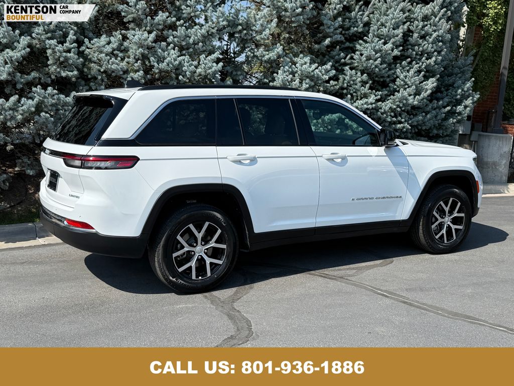2024 Jeep Grand Cherokee Limited photo 8
