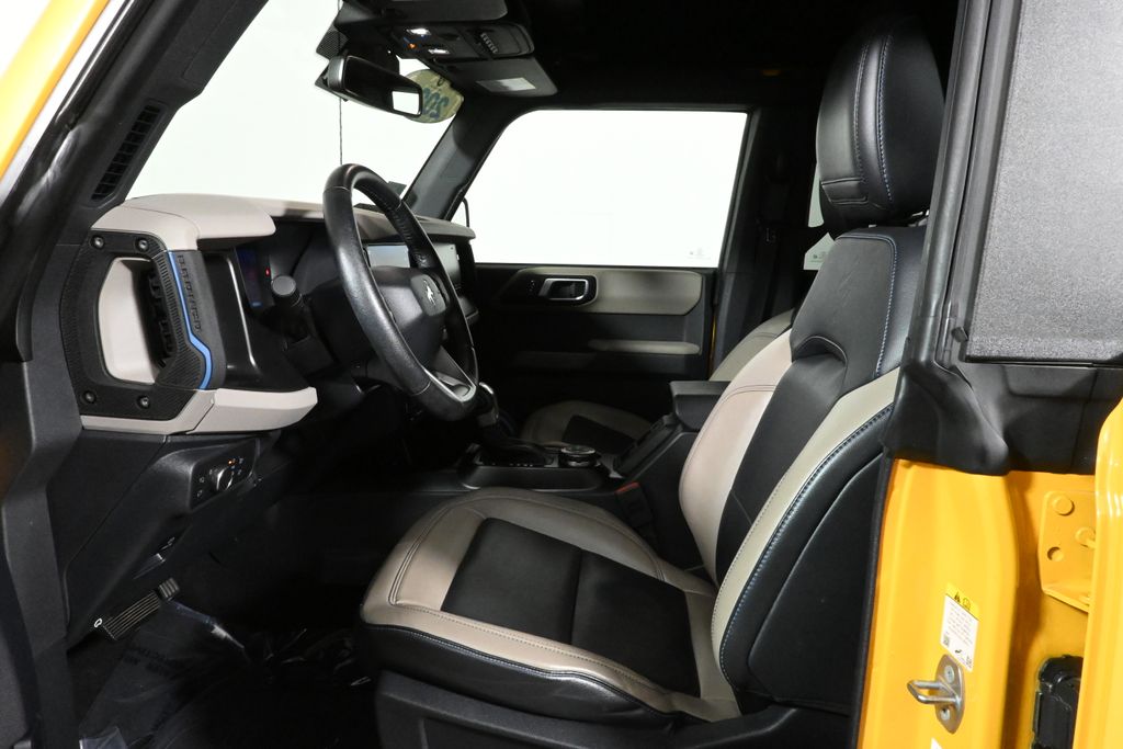2021 Ford Bronco Wildtrak photo 2