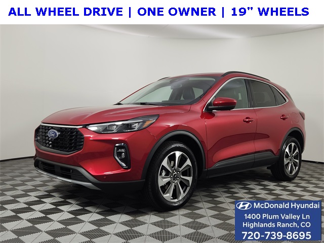 2023 Ford Escape Platinum's photo