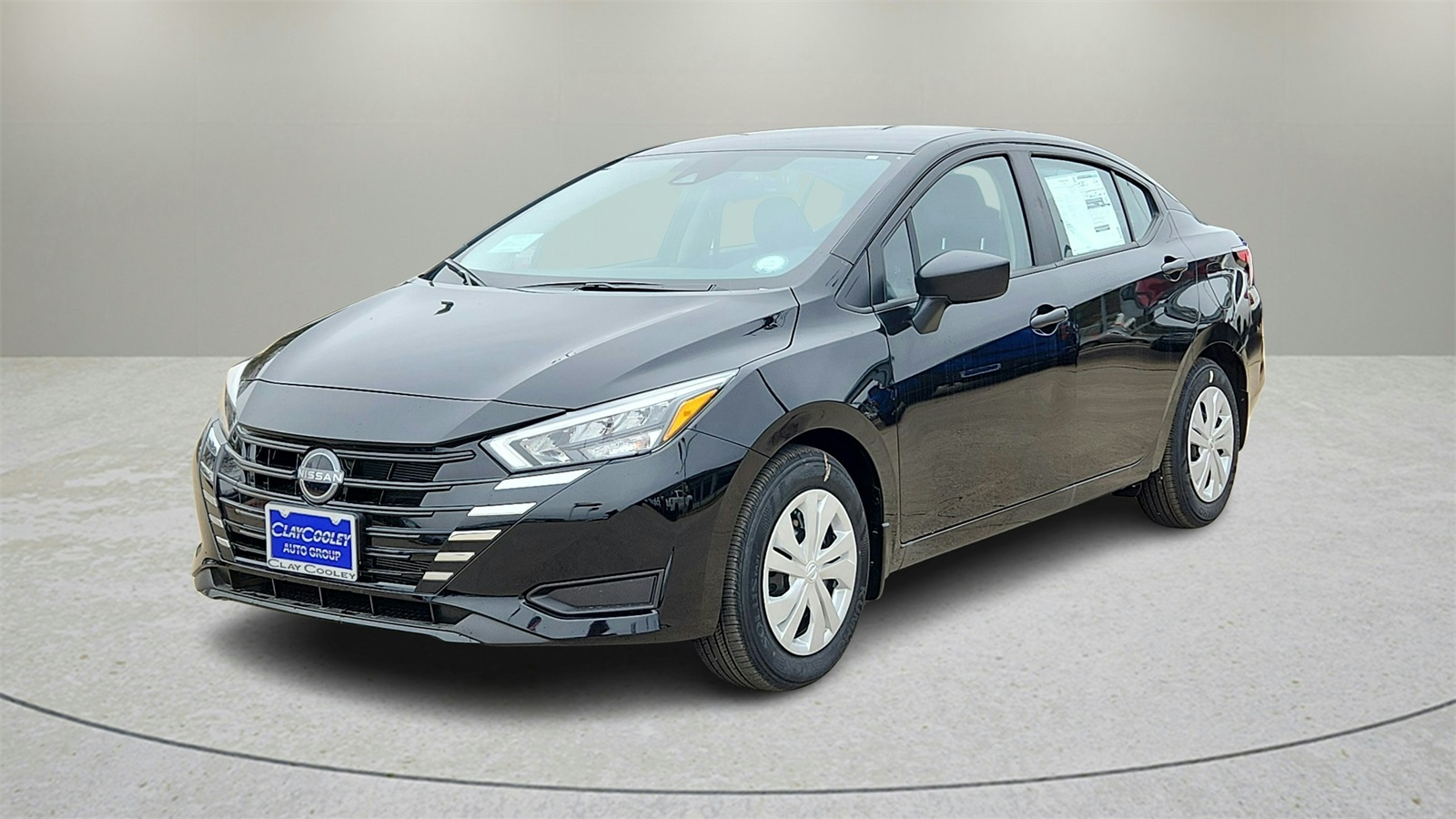 2025 Nissan Versa 1.6 S photo 3