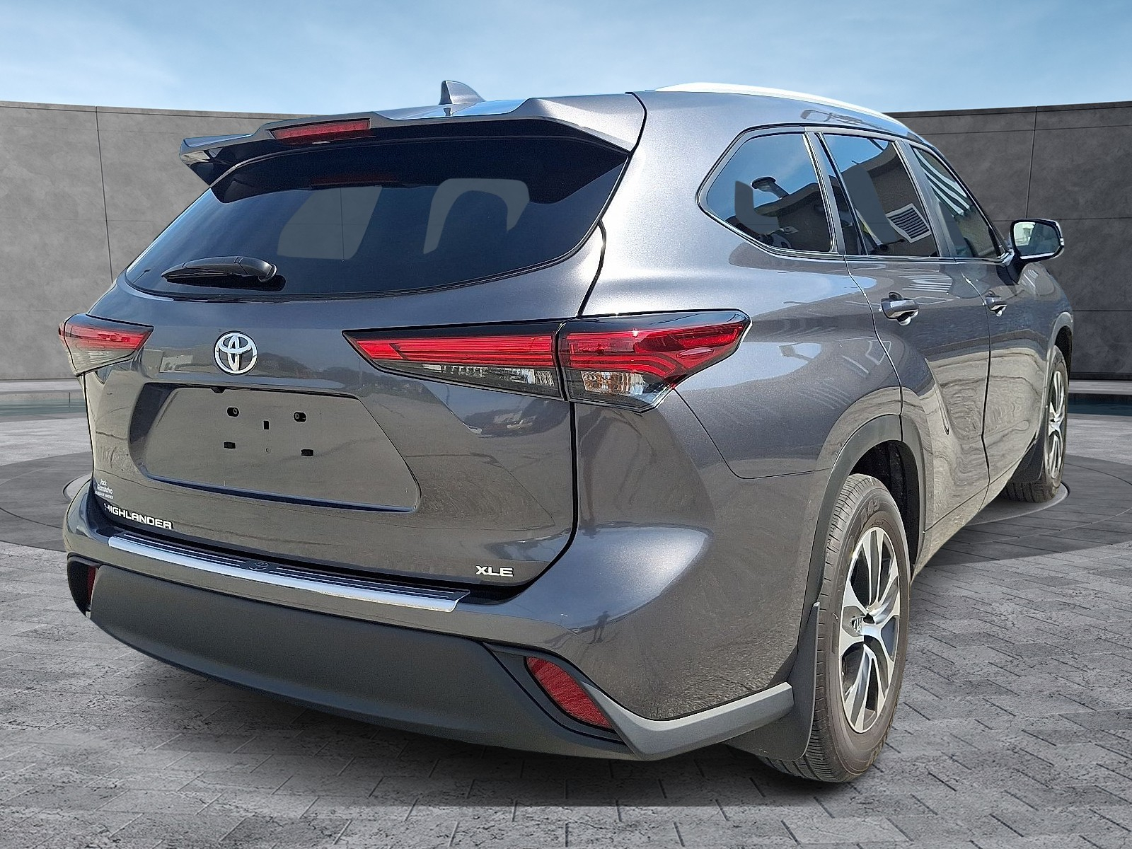 2023 Toyota Highlander XLE photo 10