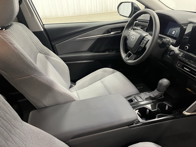 2025 Toyota Camry LE photo 19