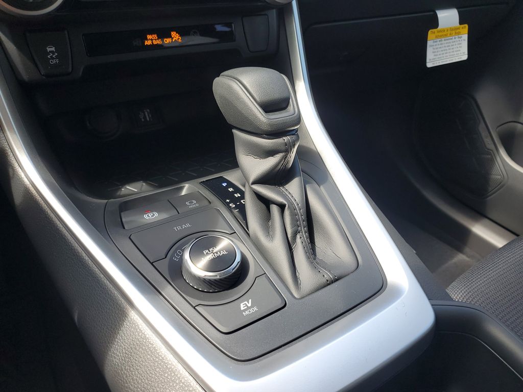 2025 Toyota RAV4 Hybrid LE photo 20