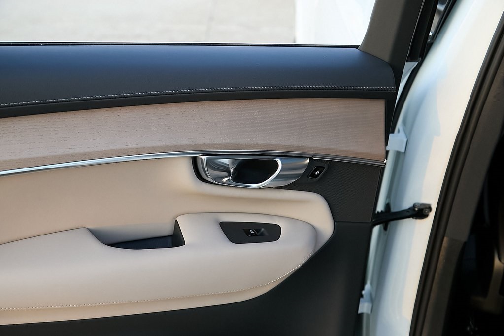 2026 VOLVO XC90 - Image 17