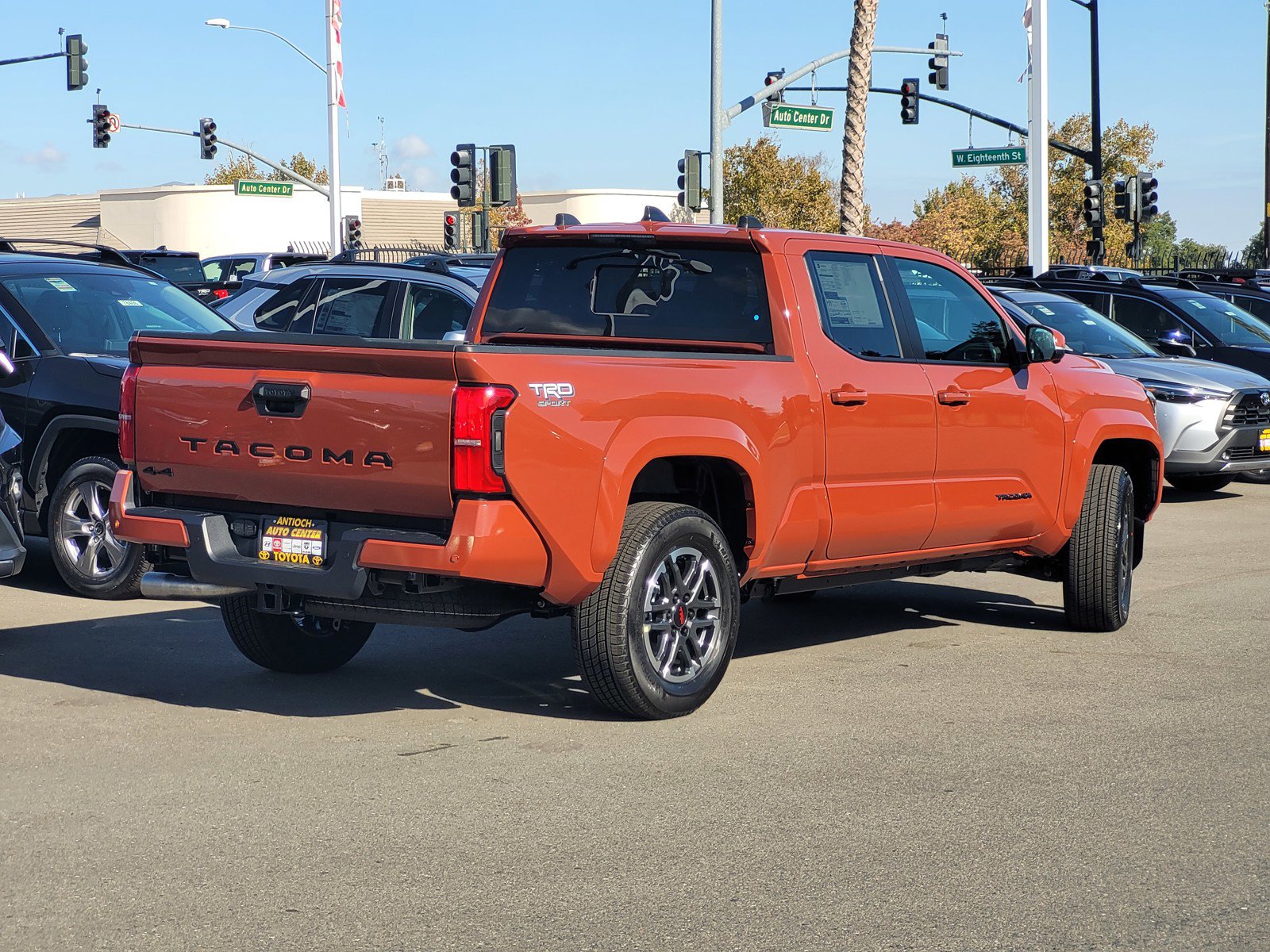 2025 Toyota Tacoma TRD Sport photo 4