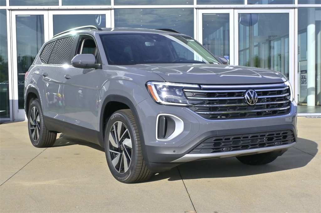 2026 Volkswagen Atlas SE's photo