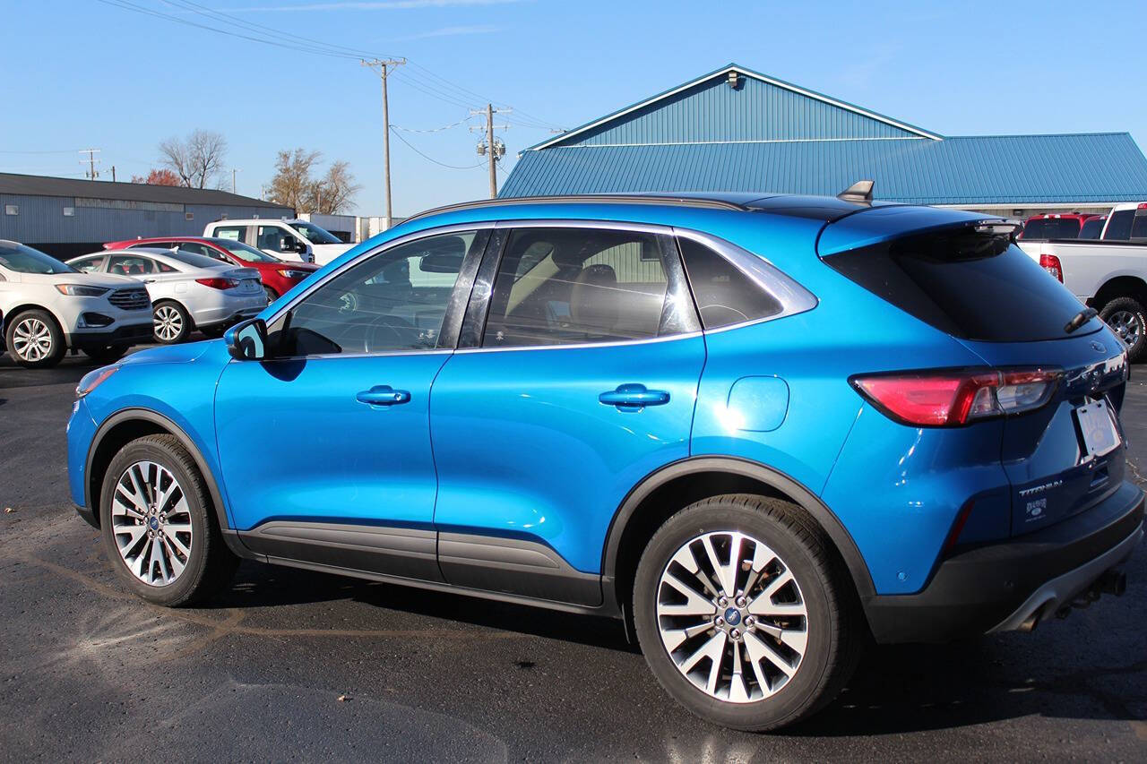 2020 Ford Escape Titanium photo 4