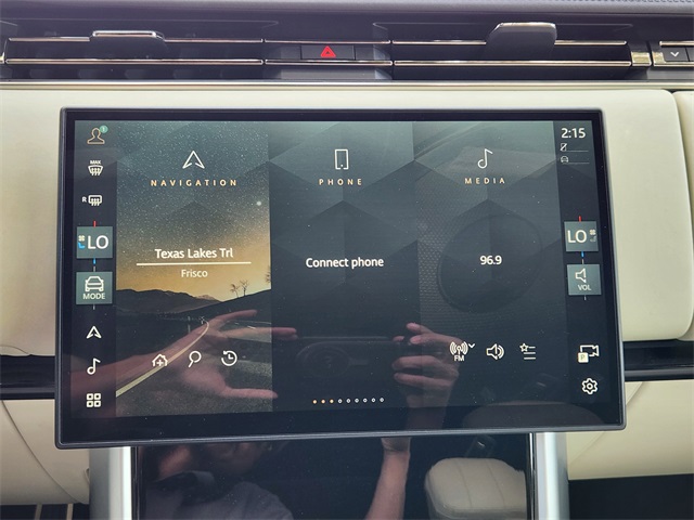 2025 Land Rover Range Rover SE photo 11