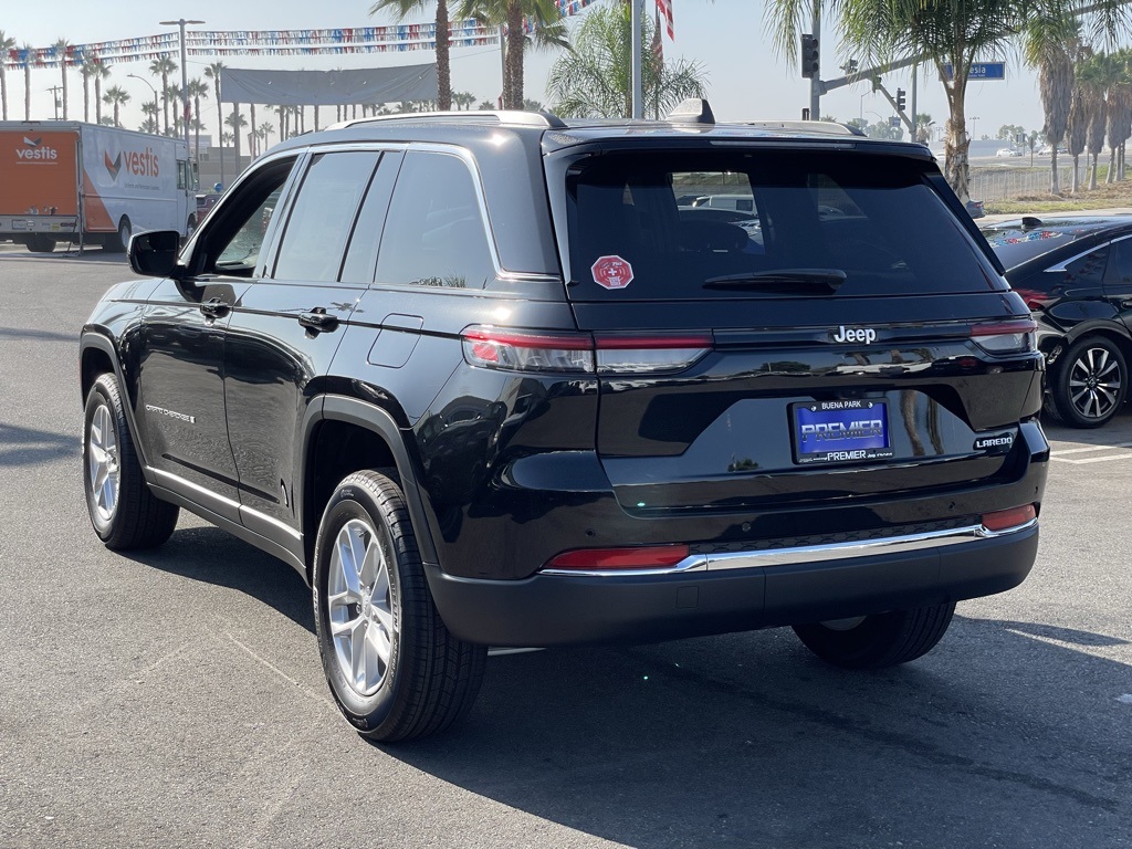 2025 Jeep Grand Cherokee Laredo X photo 4
