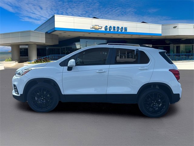 2022 Chevrolet Trax LT photo 2