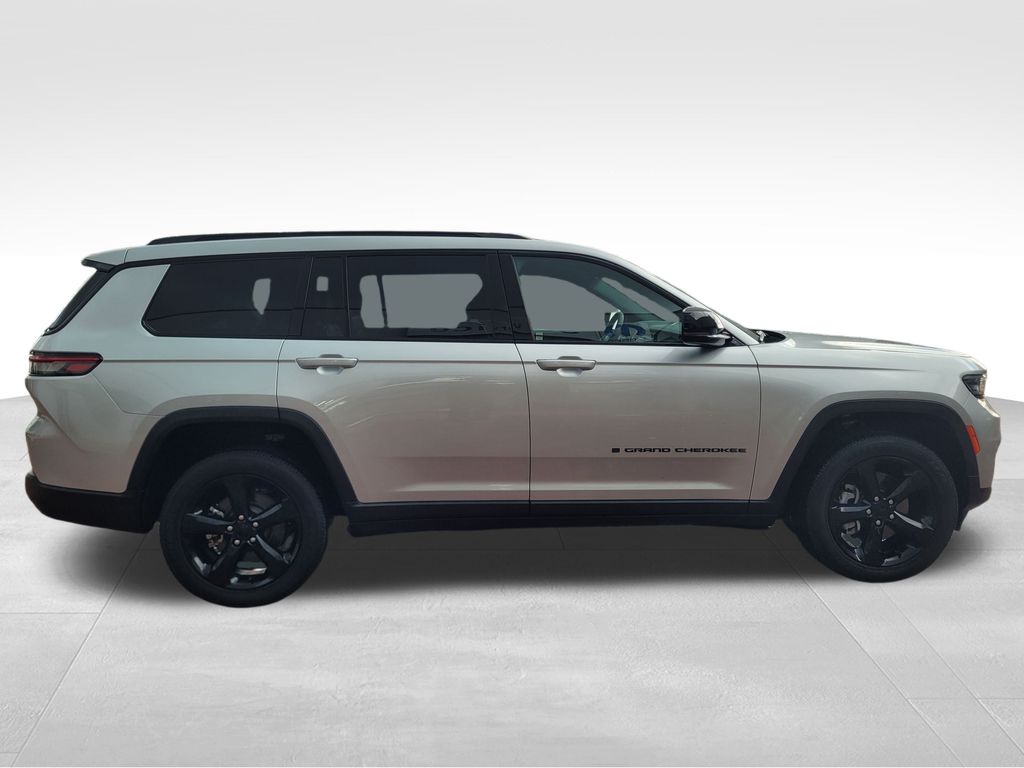 2024 Jeep Grand Cherokee Altitude photo 8