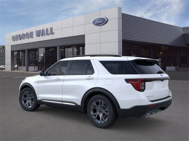 2025 Ford Explorer photo 4