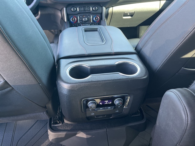 2024 Chevrolet Suburban RST photo 13