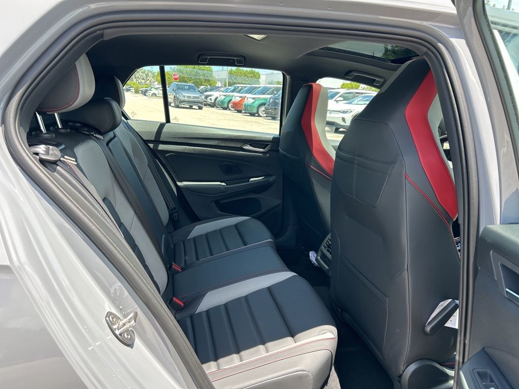 2025 Volkswagen Golf GTI SE photo 37