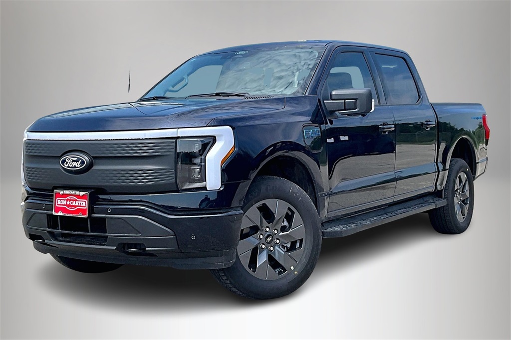 2025 Ford F-150 Lightning photo 2