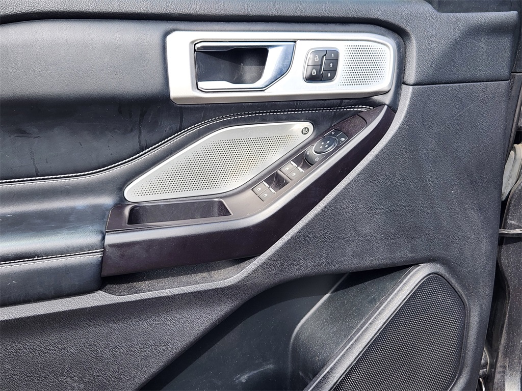 2020 Ford Explorer ST photo 12