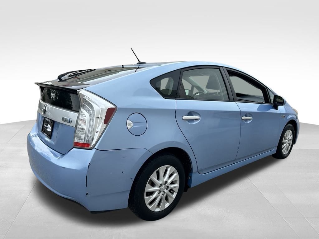 2013 Toyota Prius Plug-in Base photo 2