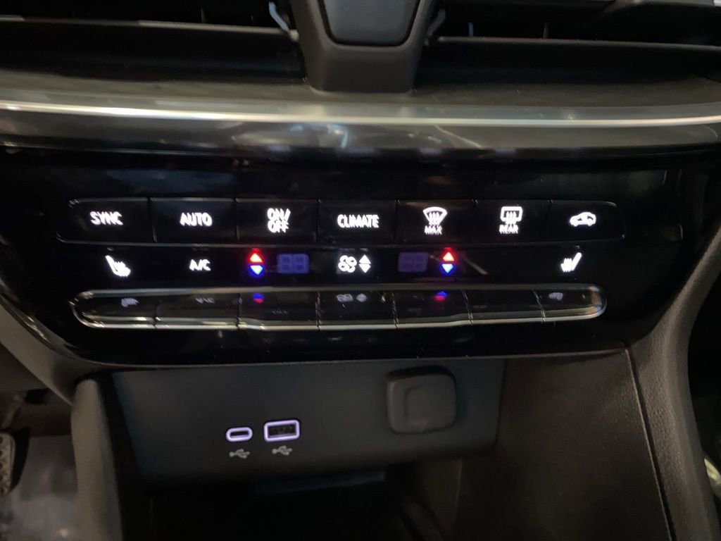 2024 Buick Encore GX Avenir photo 6