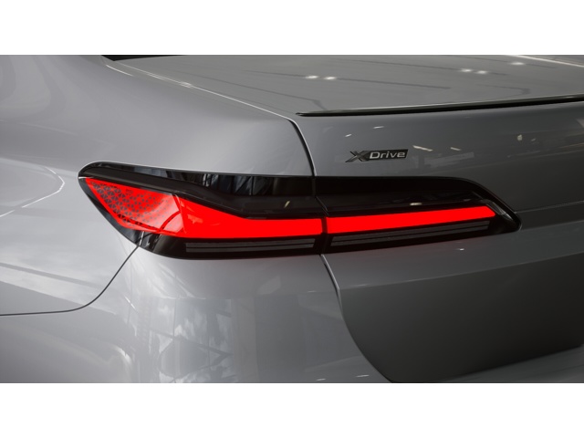 2026 Bmw 750e photo 5