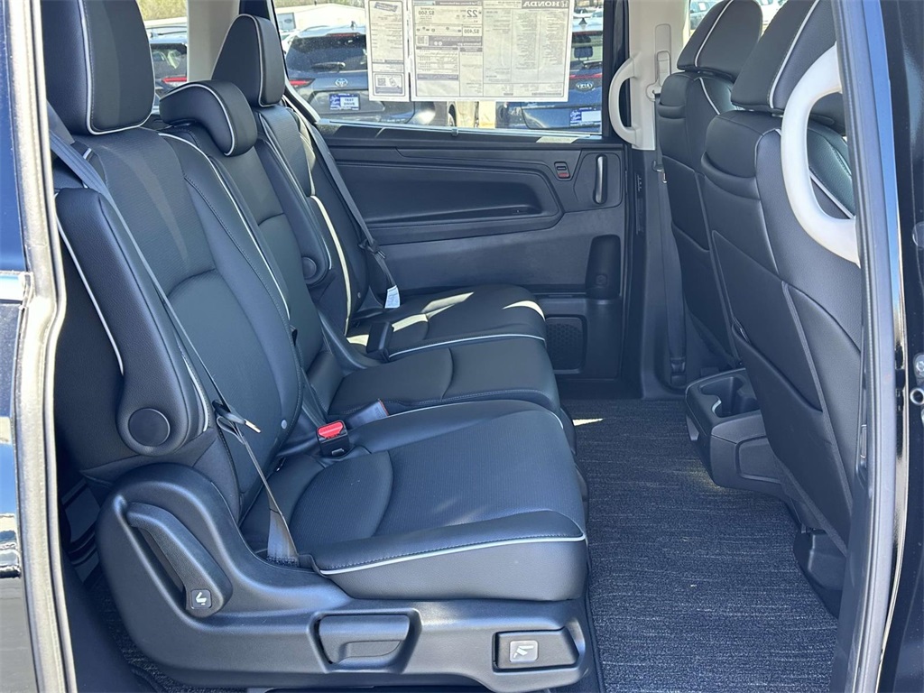2025 Honda Odyssey Elite photo 7