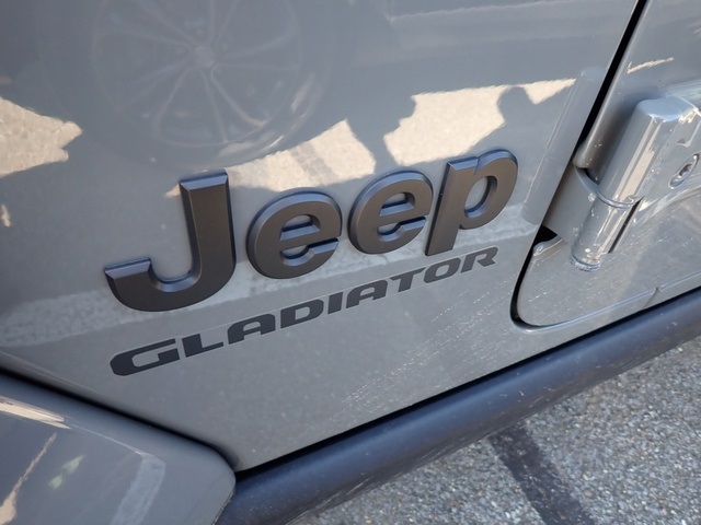 2022 Jeep Gladiator Willys photo 4