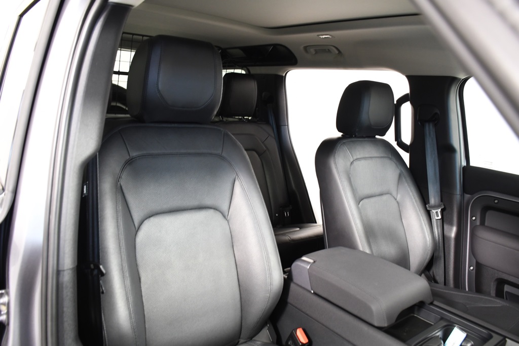 2023 Land Rover Defender 110 SE photo 20