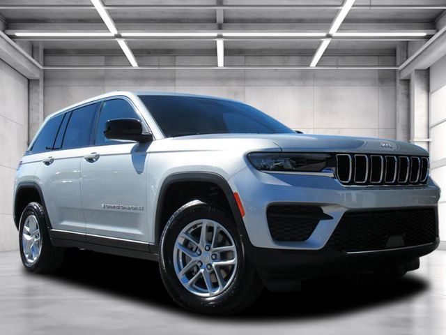 2025 Jeep Grand Cherokee Laredo's photo