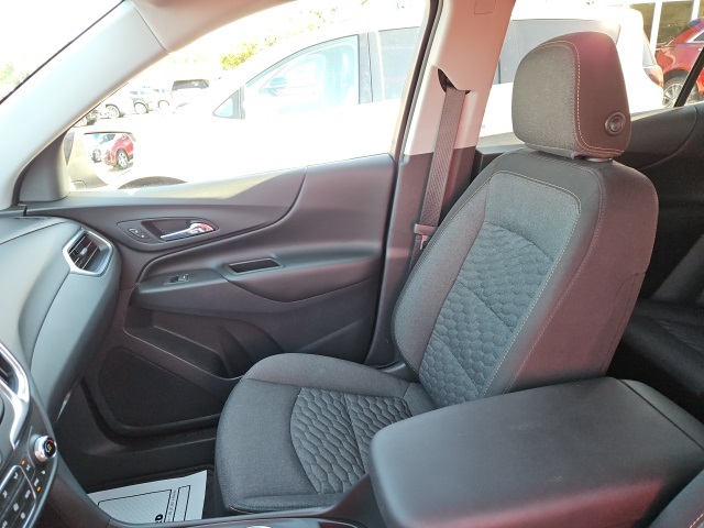 2020 Chevrolet Equinox LT photo 26