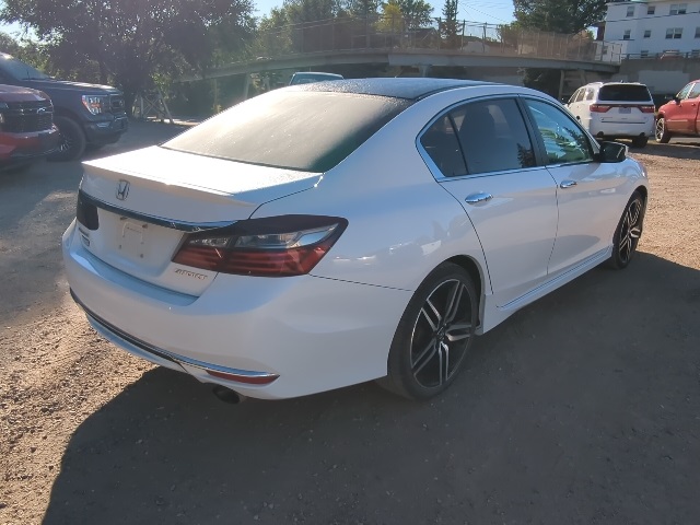 2017 Honda Accord Sport photo 3
