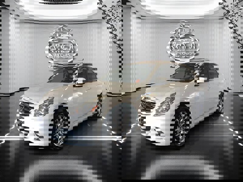 2015 INFINITI Q40 Base's photo