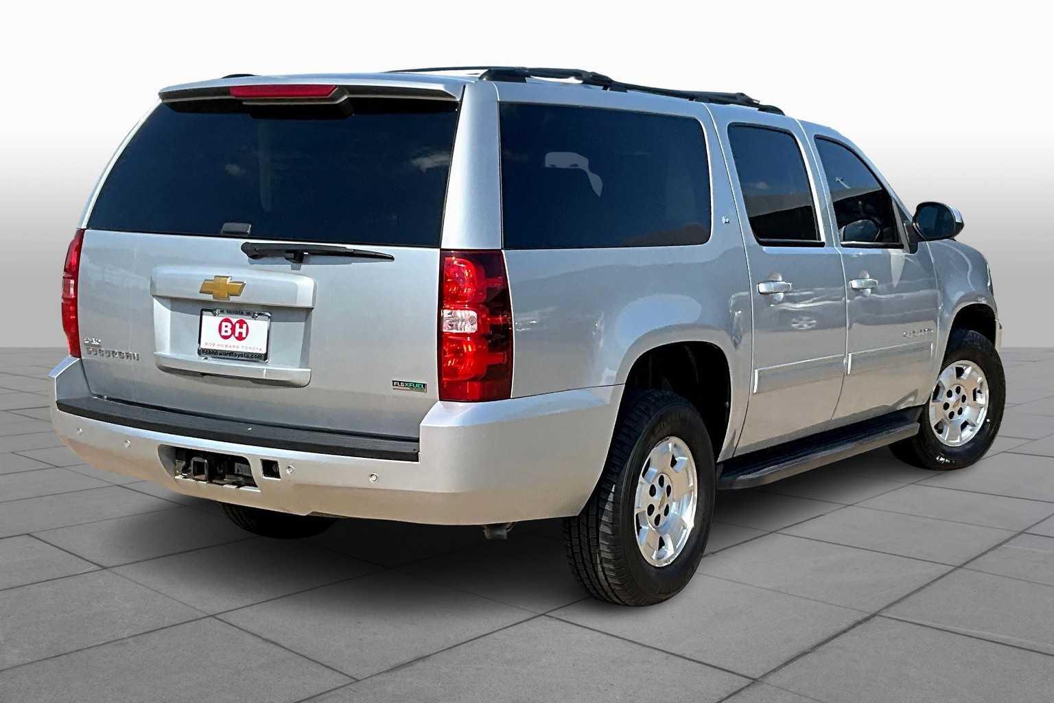 2012 Chevrolet Suburban LT photo 12