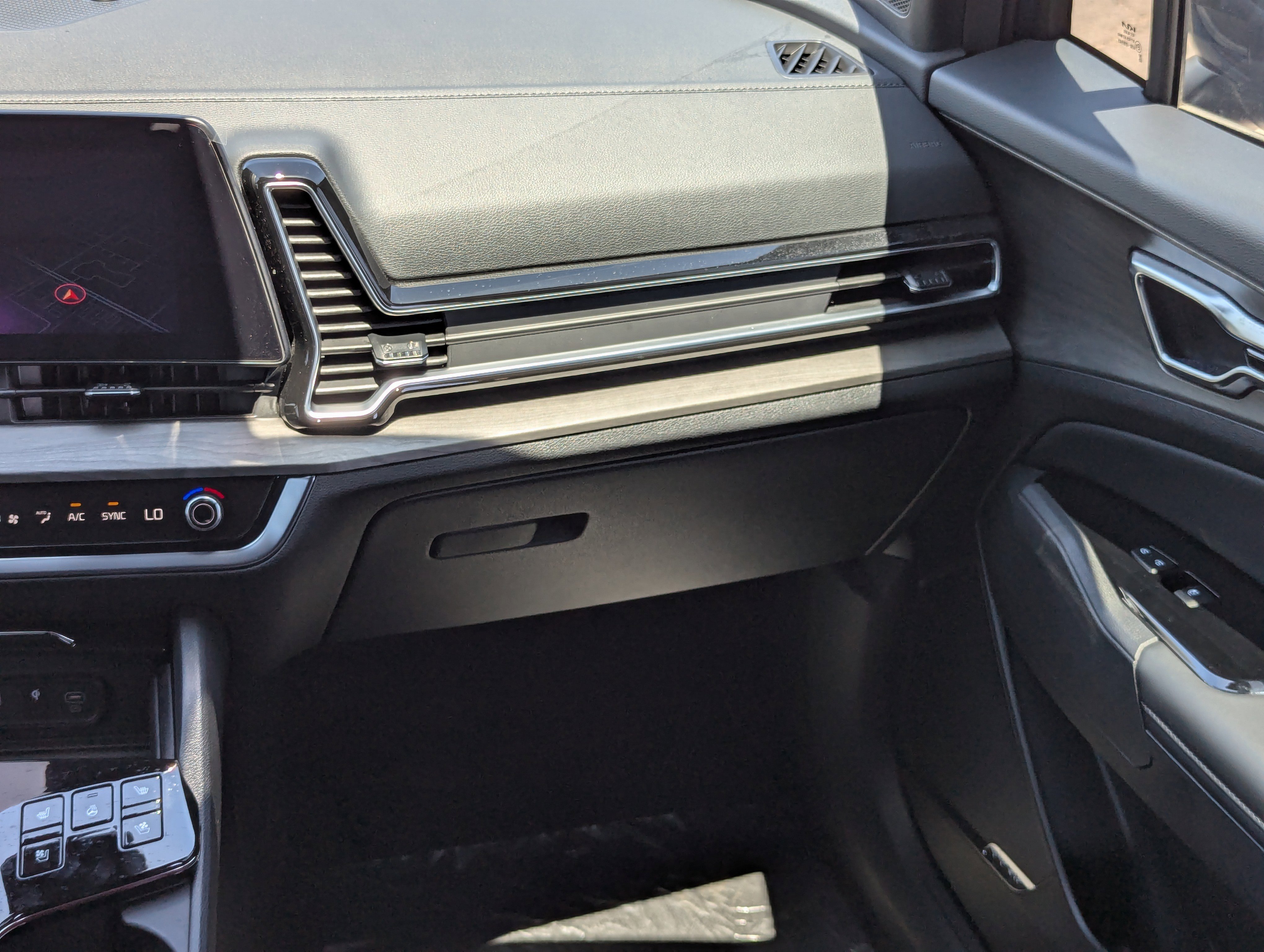 2025 Kia Sportage Plug-In Hybrid X-Line Prestige photo 2