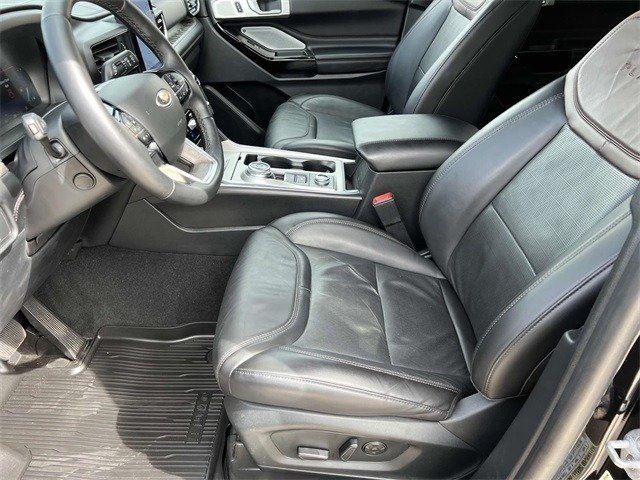 2022 Ford Explorer Platinum photo 4