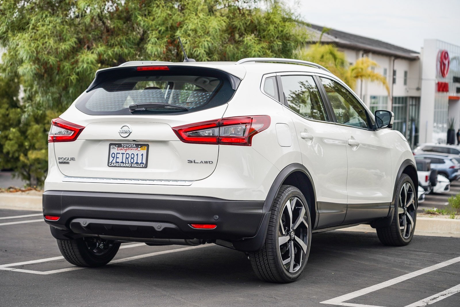 2022 Nissan Rogue Sport SL photo 3