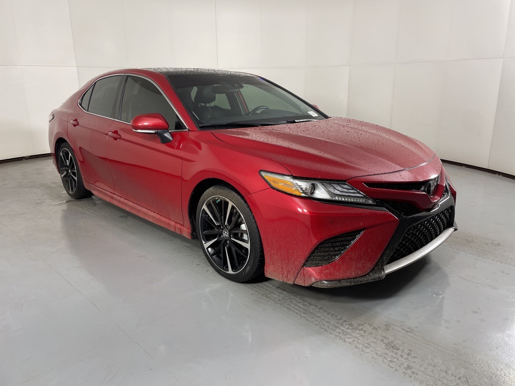 2019 Toyota Camry XSE V6 photo 2