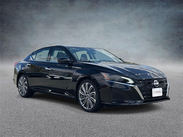 2025 Nissan Altima SL's photo