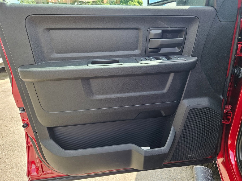 2025 Ram 2500 Tradesman photo 11