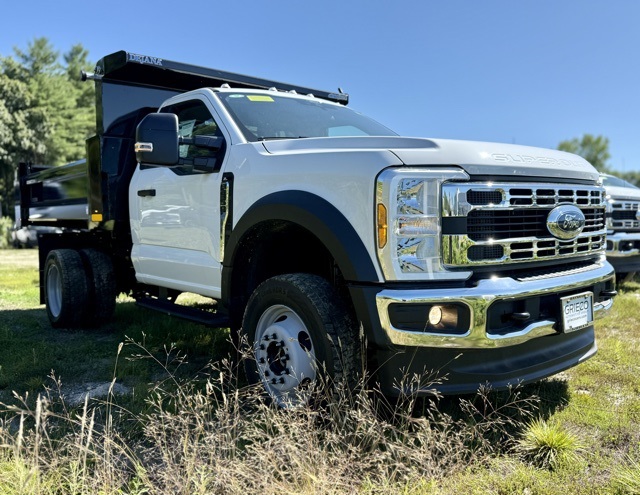2025 Ford F-550 Super Duty Chassis Cab XL's photo