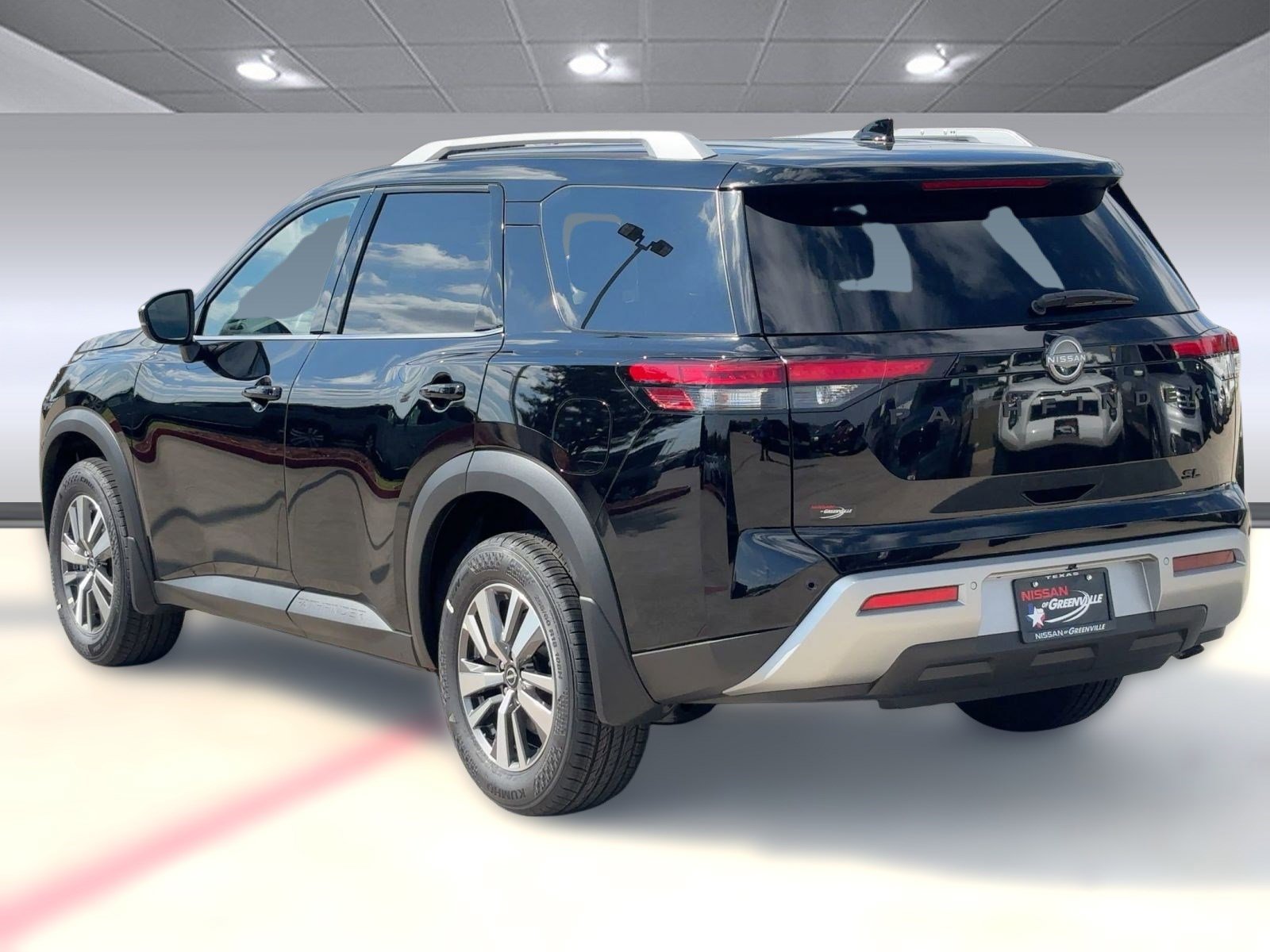 2025 Nissan Pathfinder SL photo 3