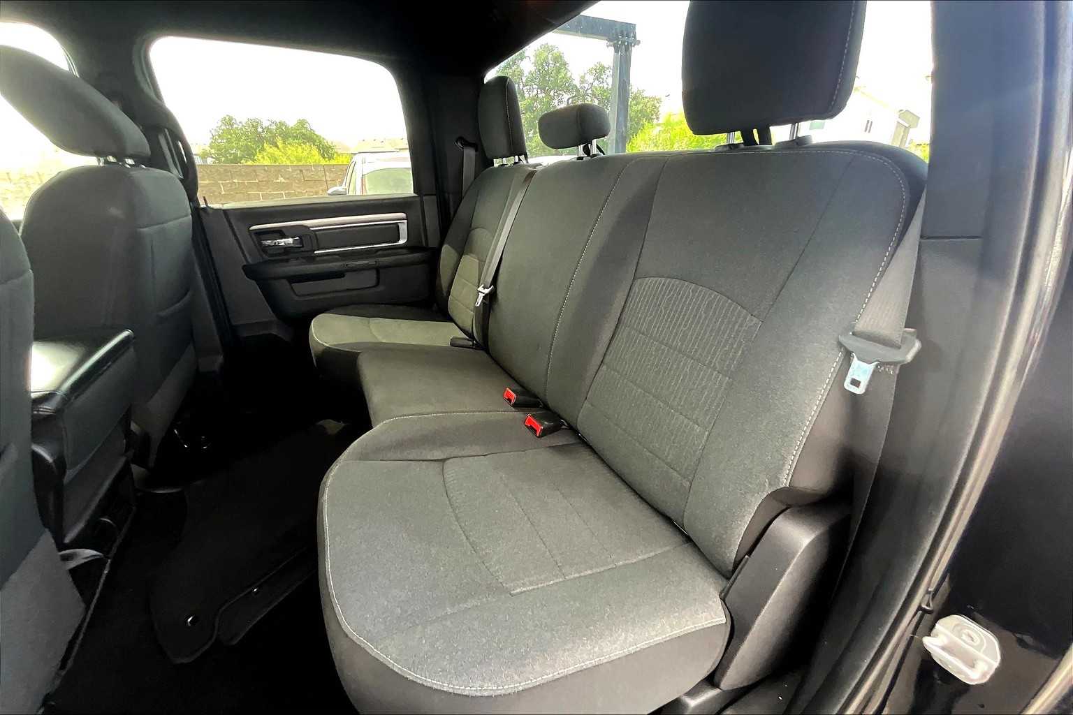 2022 Ram 1500 Classic Warlock photo 15