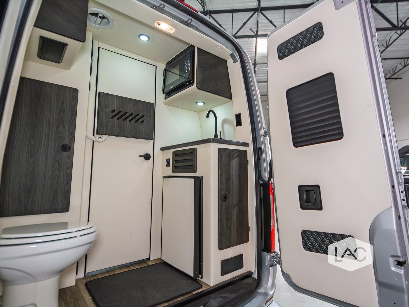 2023 Mercedes Benz Sprinter 3500 photo 12